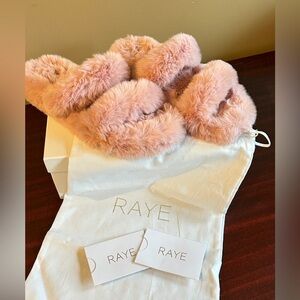 Eira Fuzzy Slides by Raye size 10 new in box